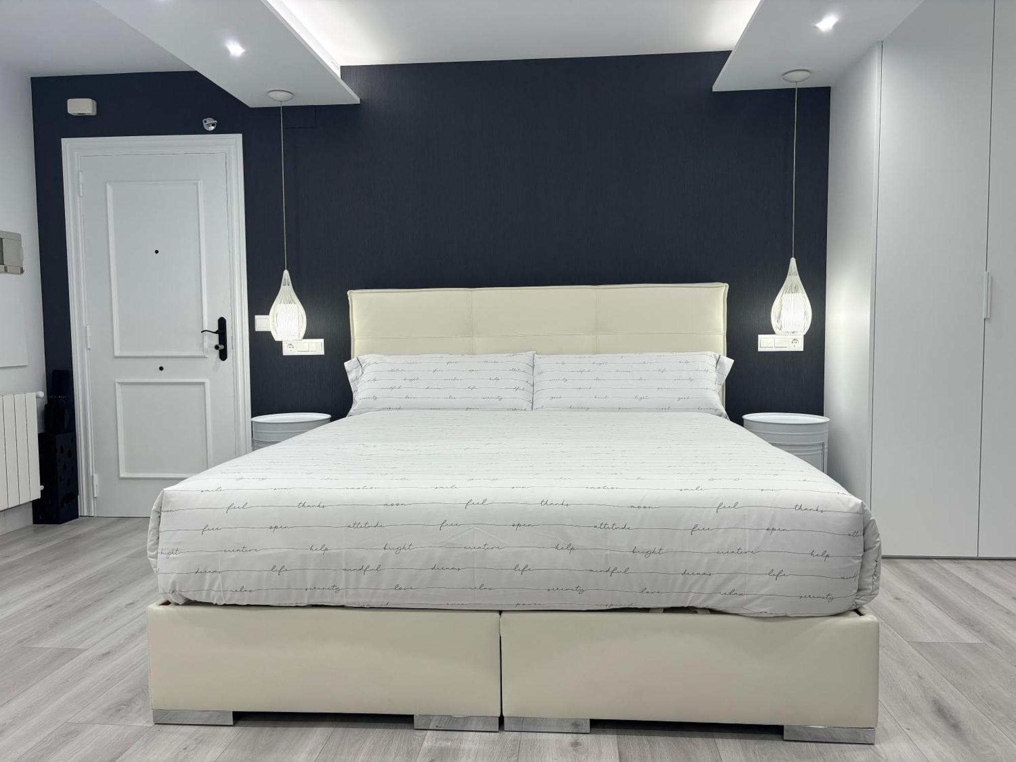 Black And White Suite Cervantes Castro Urdiales Bagian luar foto