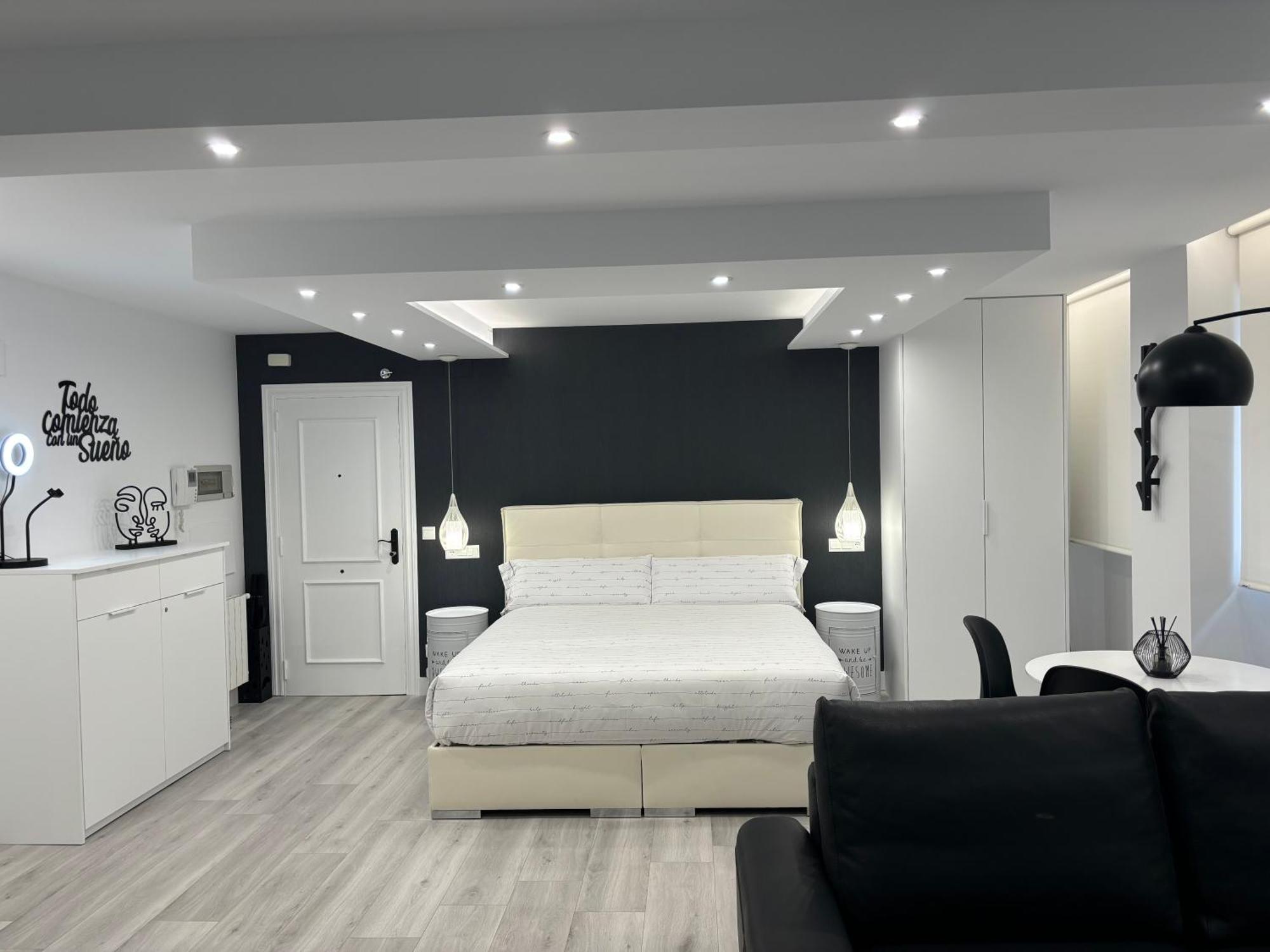 Black And White Suite Cervantes Castro Urdiales Bagian luar foto